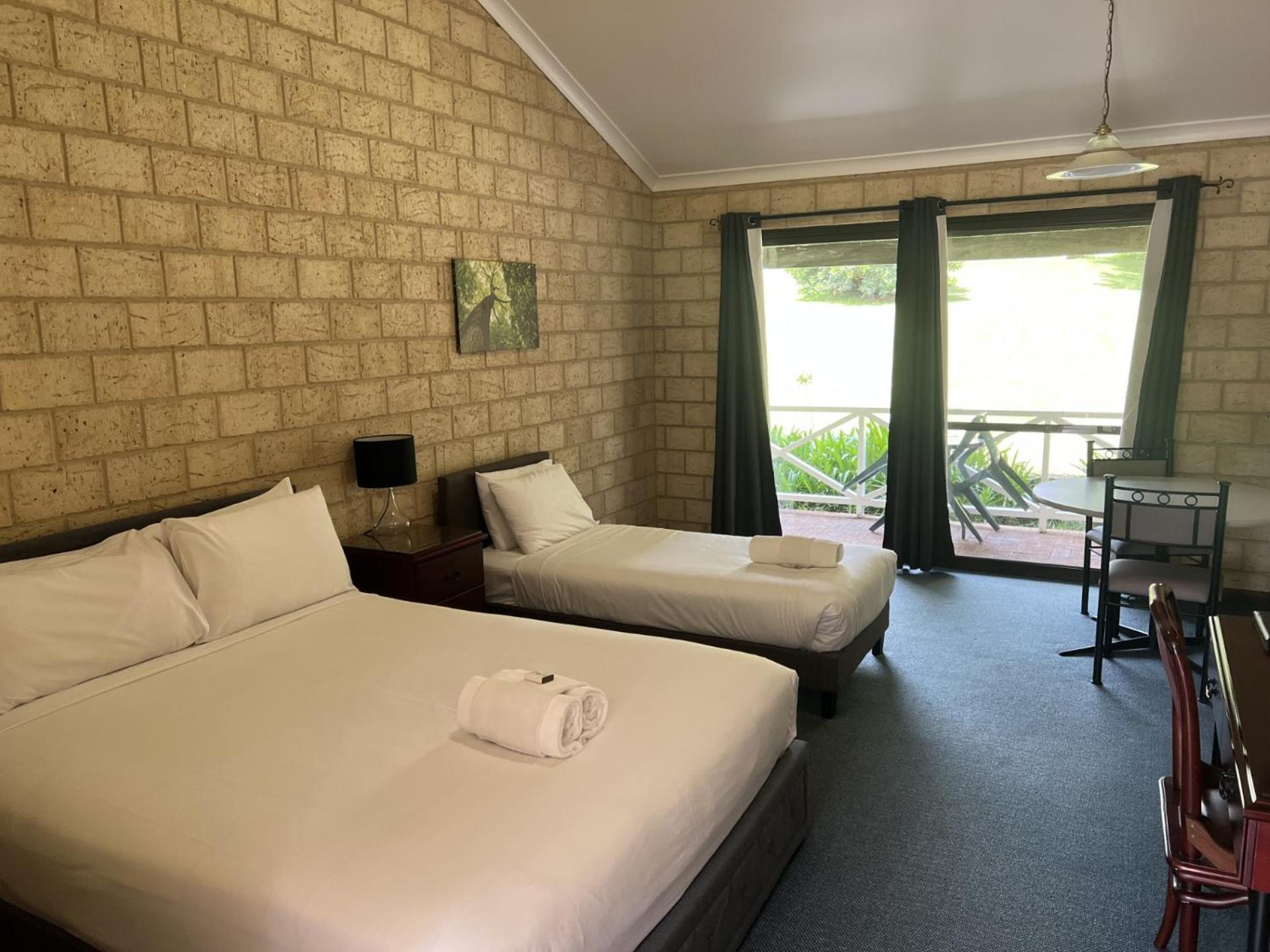 פרמברטון Karri Forest Motel מראה חיצוני תמונה
