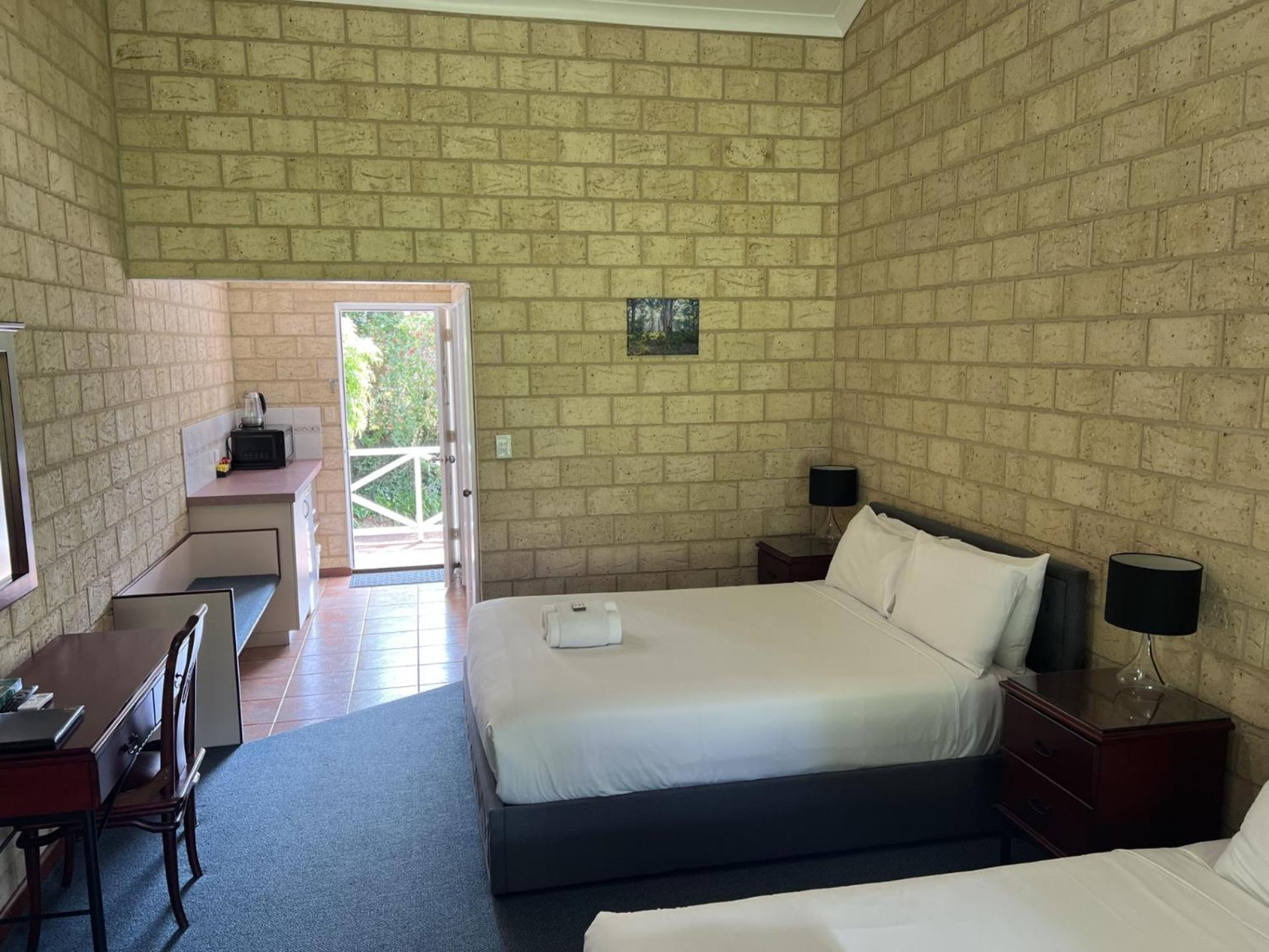פרמברטון Karri Forest Motel מראה חיצוני תמונה